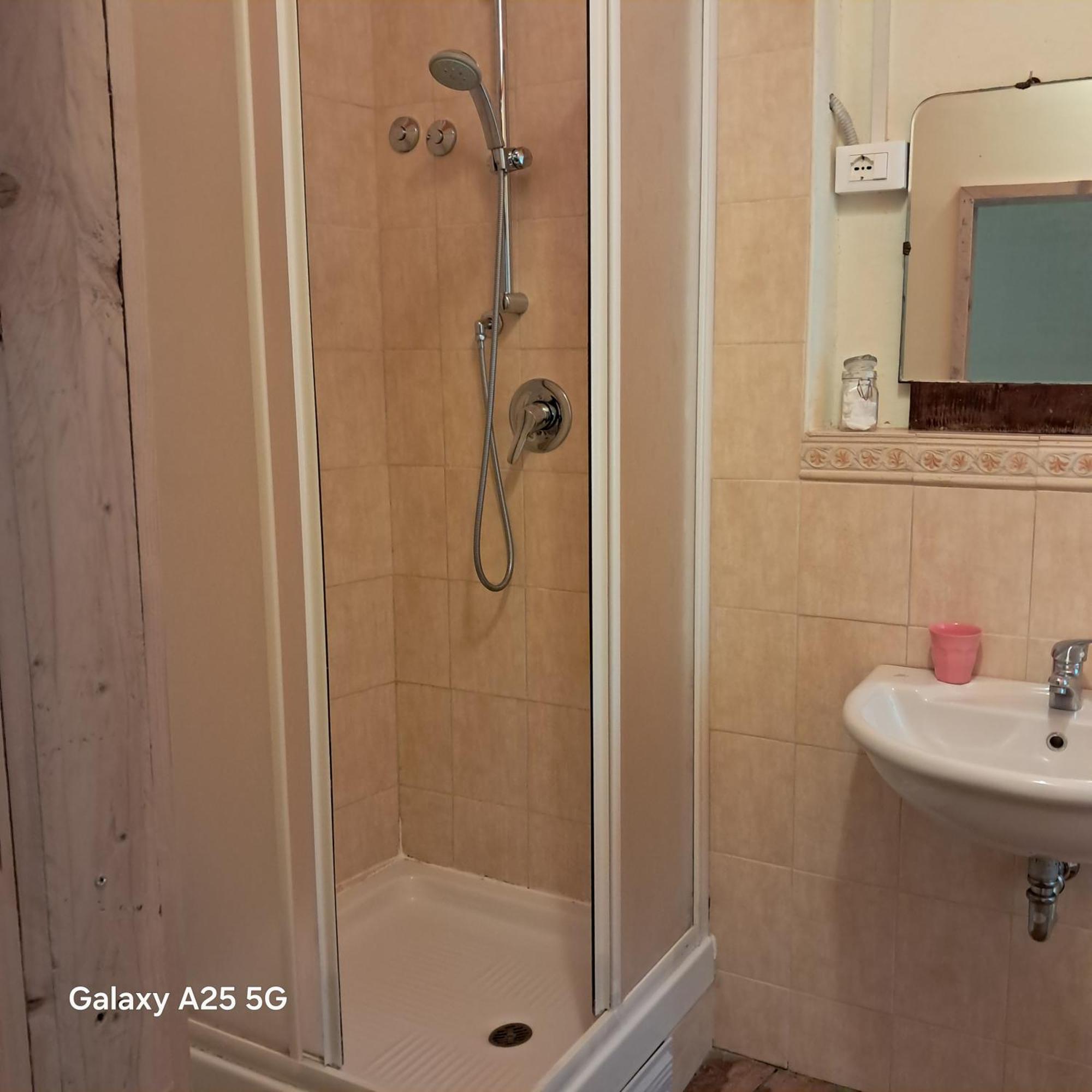 La Stanza Del Bosco Apartment Arcumeggia Екстериор снимка